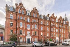 Flat 12, Dover Mansions, Canterbury Crescent, London, Lambeth, Greater London, SW9 7QF