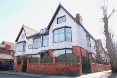 208 South Mossley Hill Road, Liverpool, Merseyside, L19 9BE