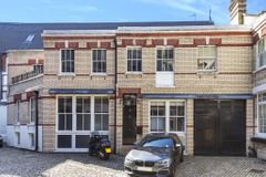 38 Grosvenor Gardens Mews South, London, City Of Westminster, Greater London, SW1W 0LB