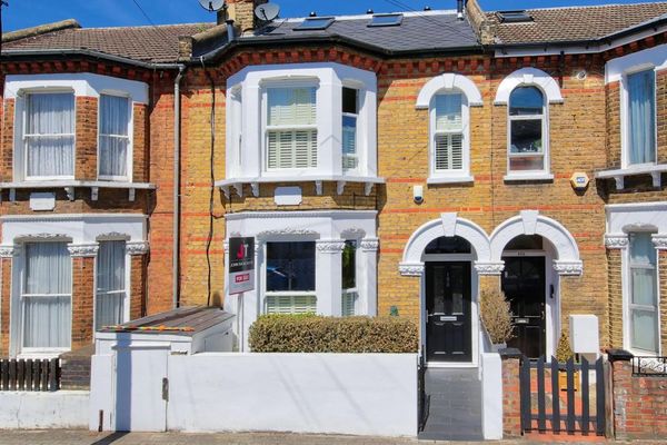 153 Harbut Road, London, Wandsworth, Greater London, SW11 2RD