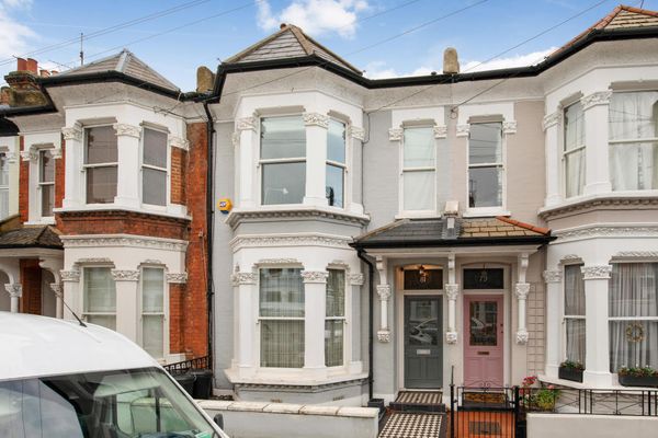 81 Sugden Road, London, Wandsworth, Greater London, SW11 5ED
