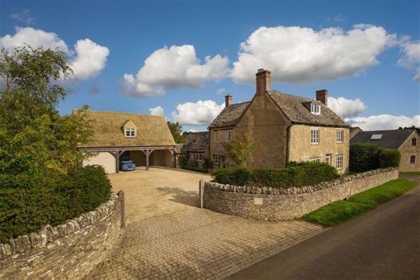 Lower Farm, The Farmhouse, Witney Lane, Leafield, Witney, West Oxfordshire, Oxfordshire, OX29 9PG