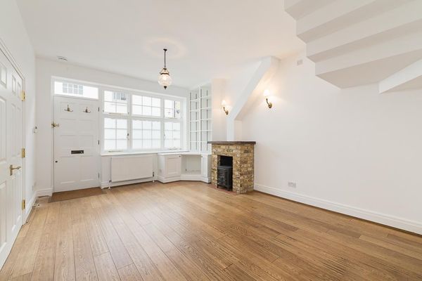 69 Eccleston Square Mews, London, City Of Westminster, Greater London, SW1V 1QN
