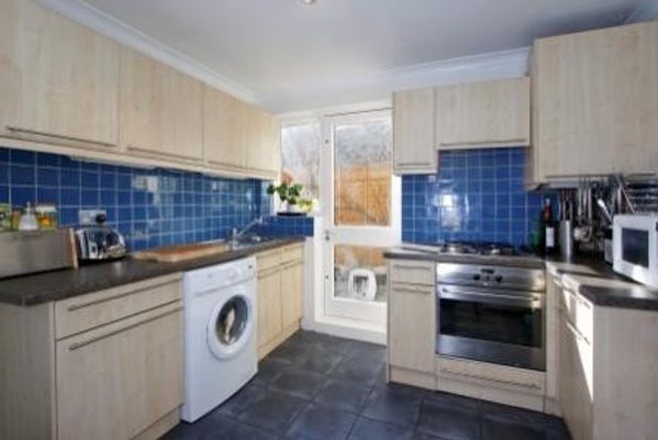 Ground Floor Flat, 132 Harbut Road, London, Wandsworth, Greater London, SW11 2RE