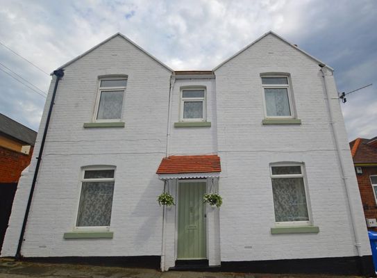 Property valuation for 11 Springhill Road, Scarborough, YO12 4AE | The Move  Market