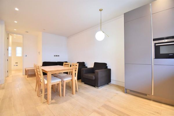 Property valuation - 3B Shirland Mews, London, City Of Westminster, W9 3DY