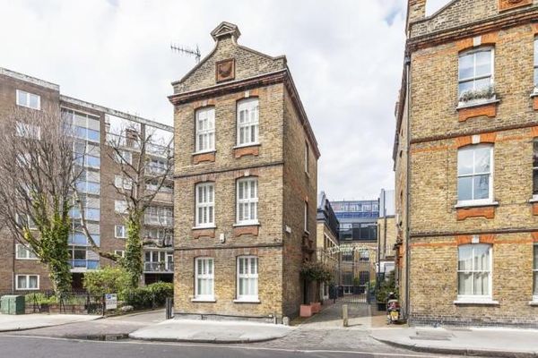 Property valuation - 17 Crosby Row, London, Southwark, SE1 3YD